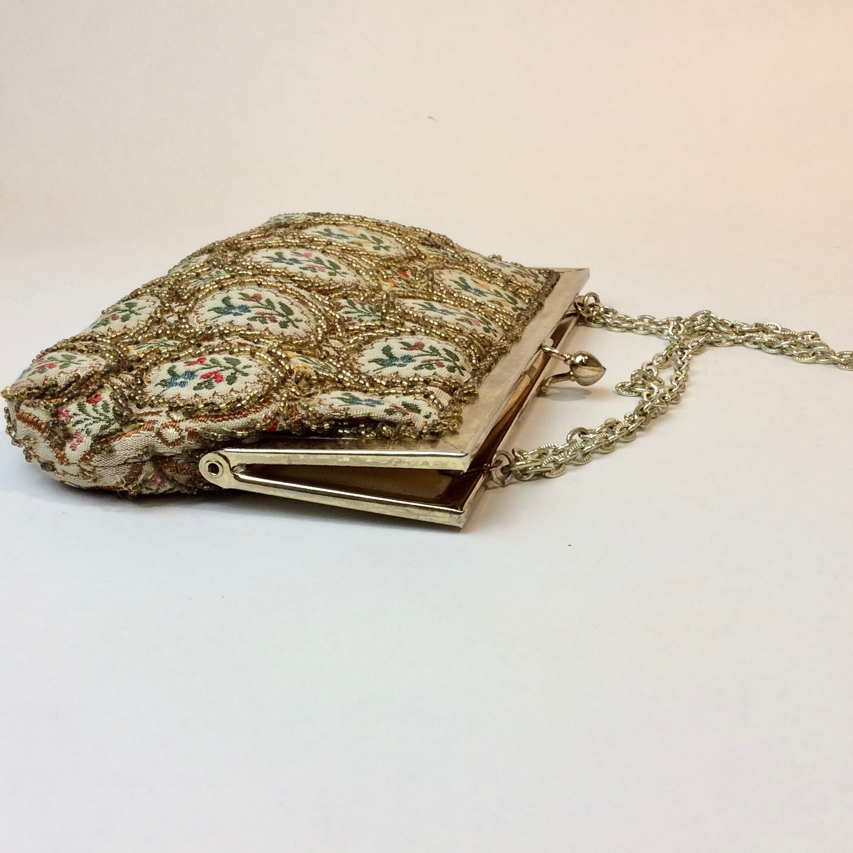 Vintage Artel beaded floral tapestry evening bag with gold chain, convertible clutch or shoulder bag, available at Boheme Vintage in Montreal – bohemevintage.com