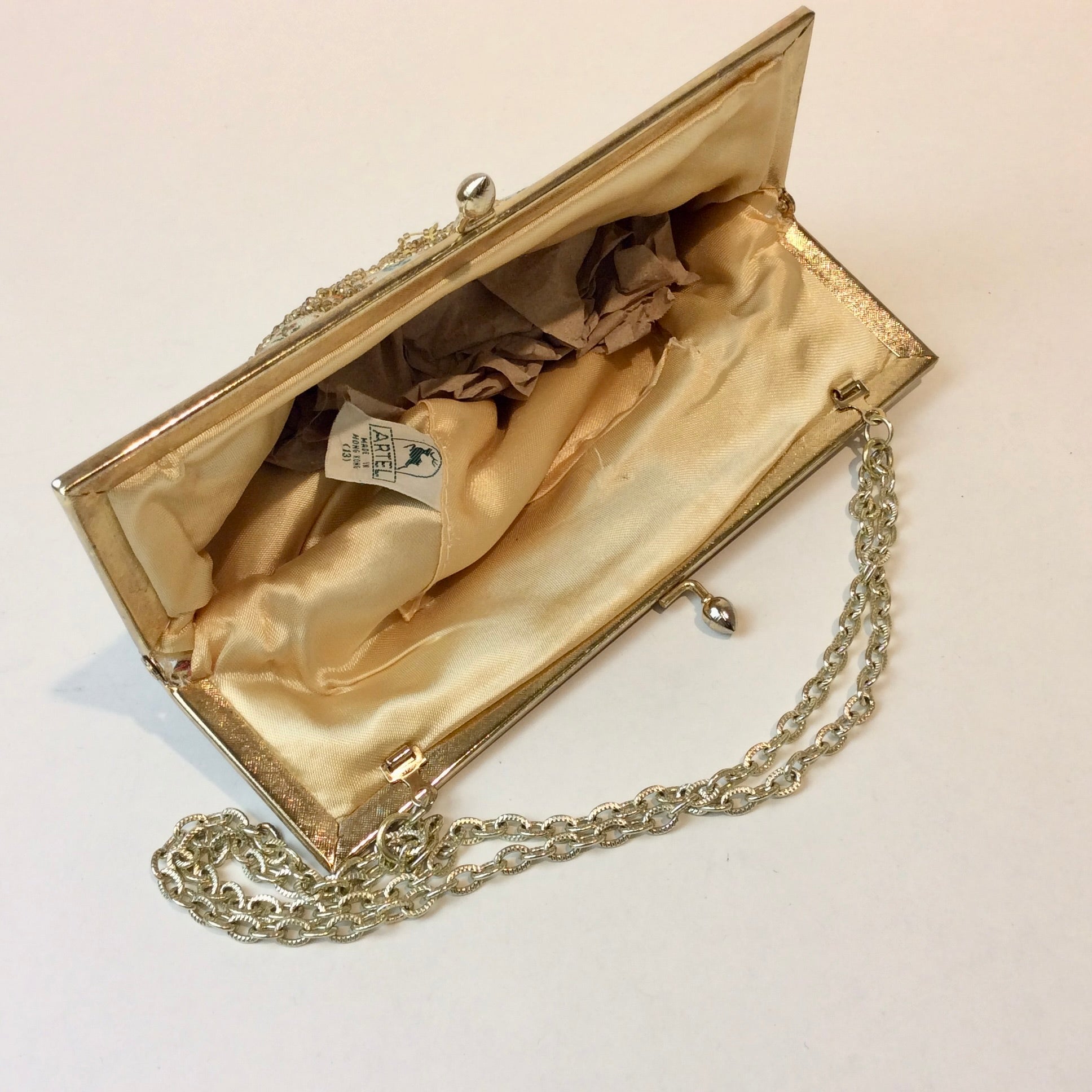 Vintage Artel beaded floral tapestry evening bag with gold chain, convertible clutch or shoulder bag, available at Boheme Vintage in Montreal – bohemevintage.com