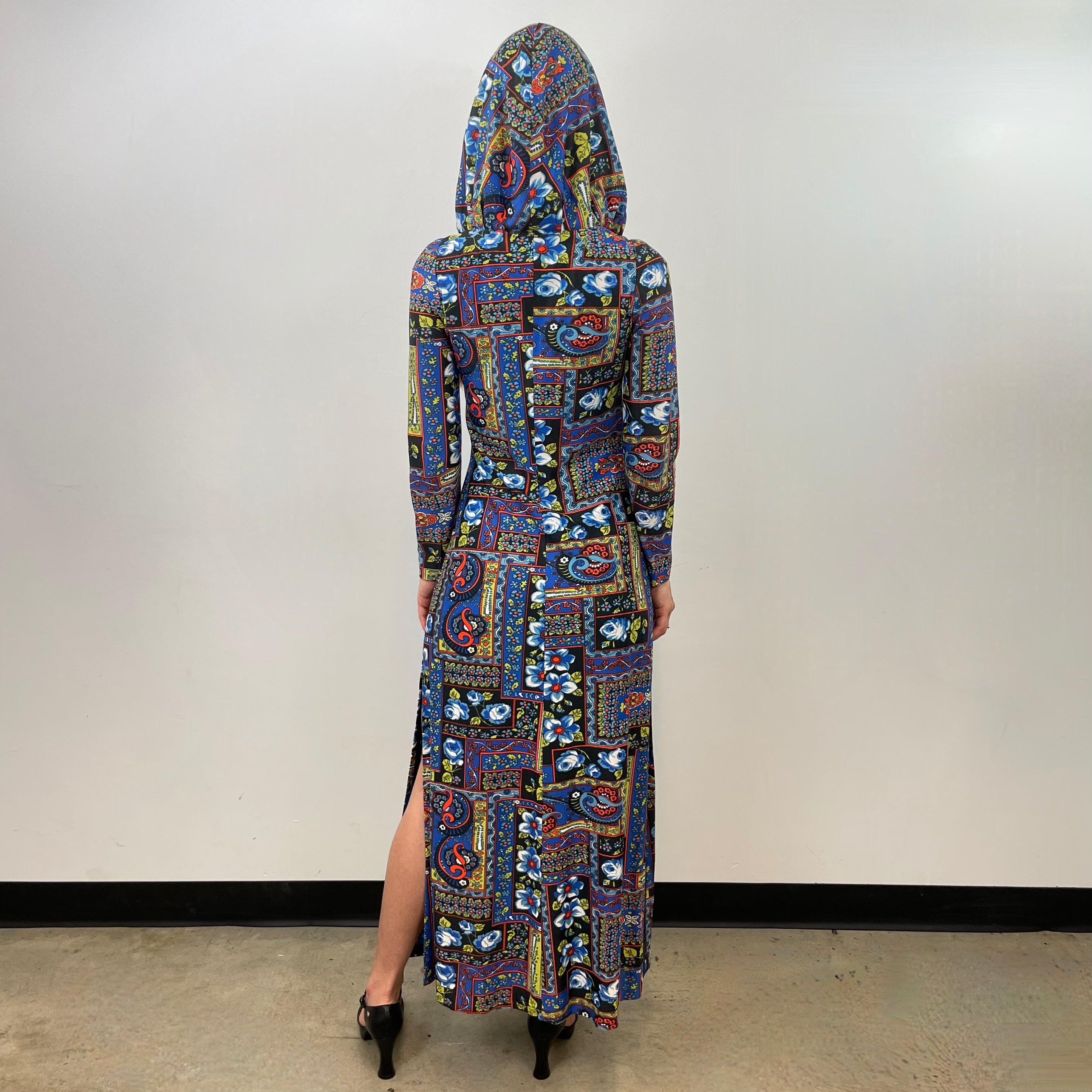Boheme Vintage – Vintage 1970s Handmade Hooded Long Sleeve Maxi Dress with Side Slits and Button Closure