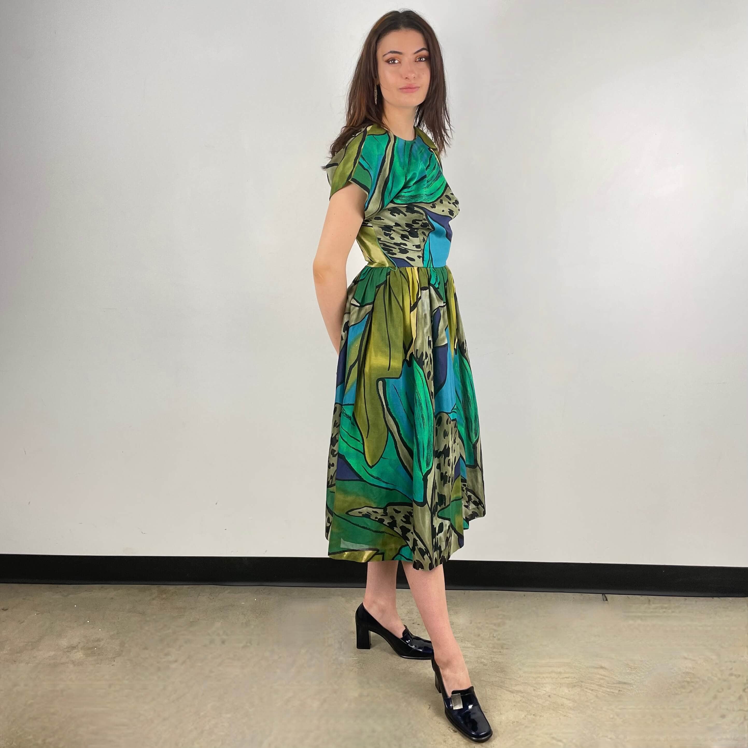 Robe mi-longue mi-longue à imprimé gras des années 1980, petite