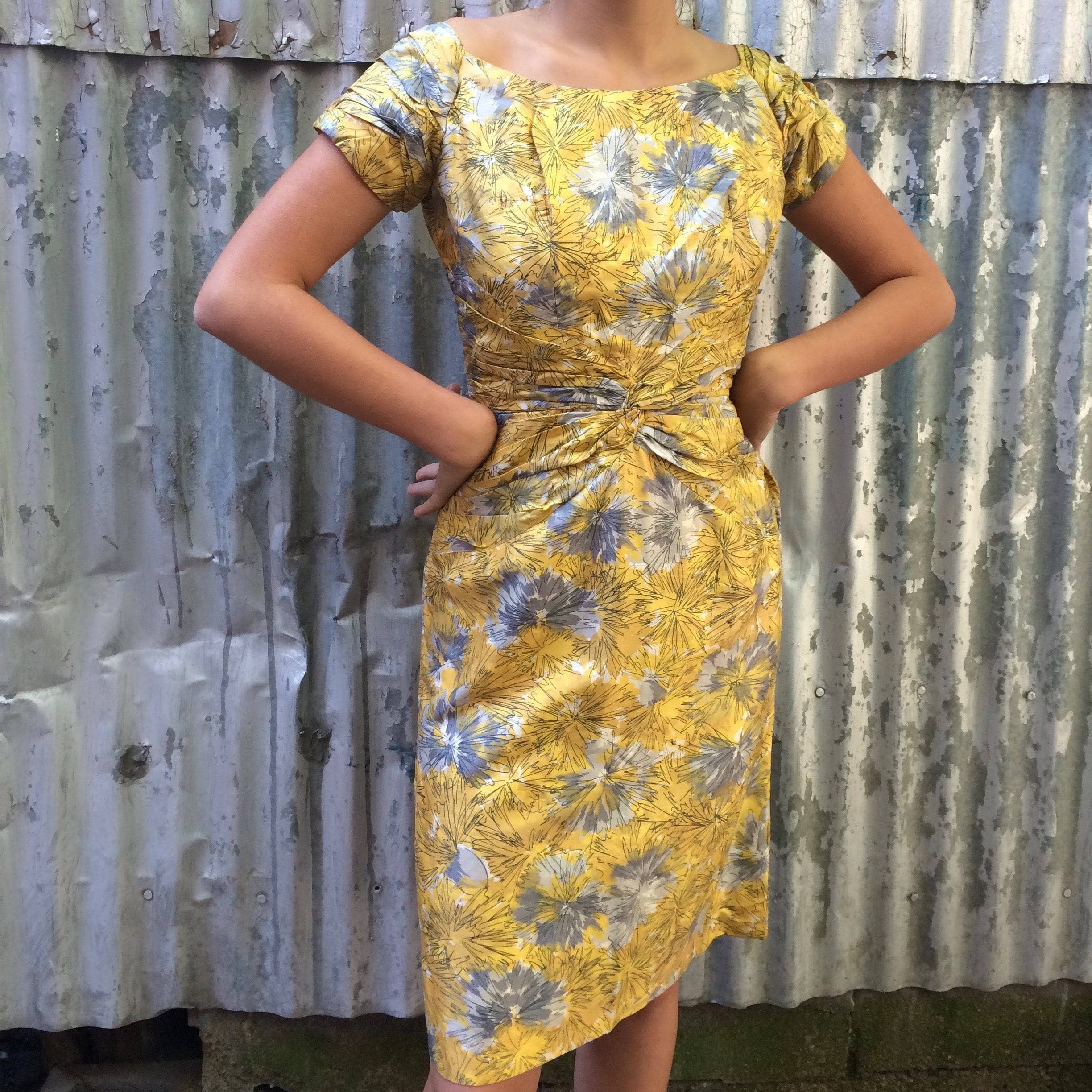 1950s Jack Liebman Floral Print Silk Cocktail Dress Size Small/Medium Sold by bohemevintage.com Montréal
