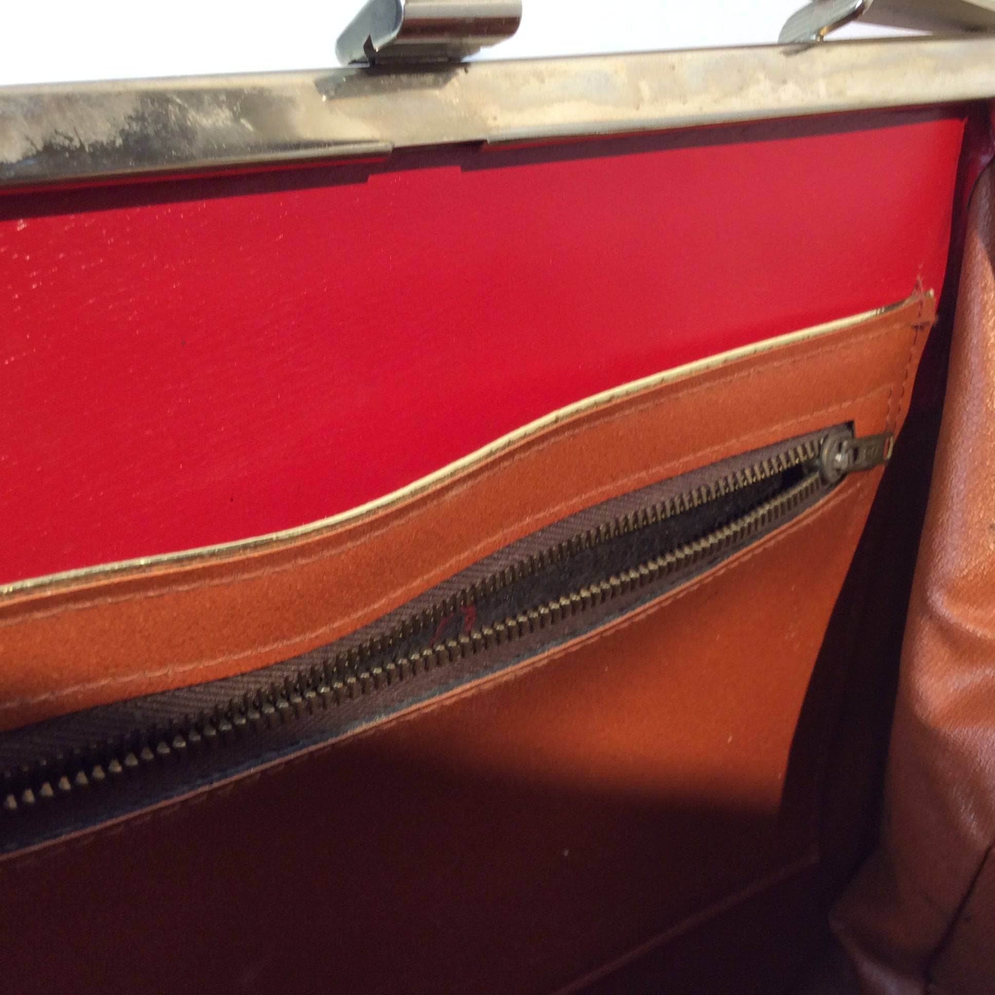Side Zipper view of 1950s Red Handbag Sold by bohemevintage.com Montreal