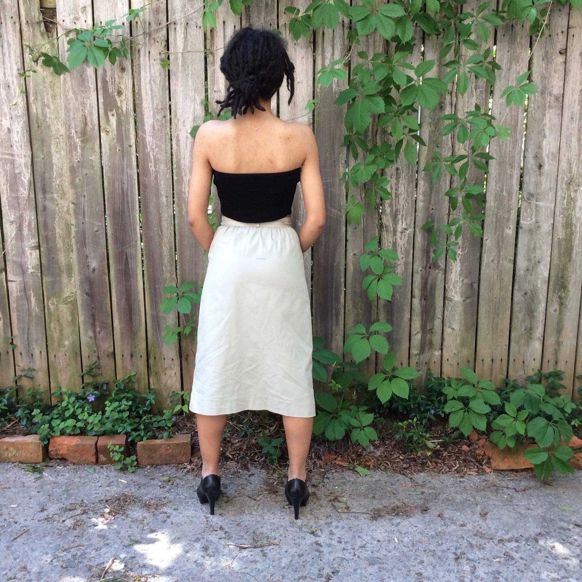 Back View of 1970s- 80s Designer Christian Dior Cargo Beige Cotton Skirt, sold by bohemevintage.com Montréal