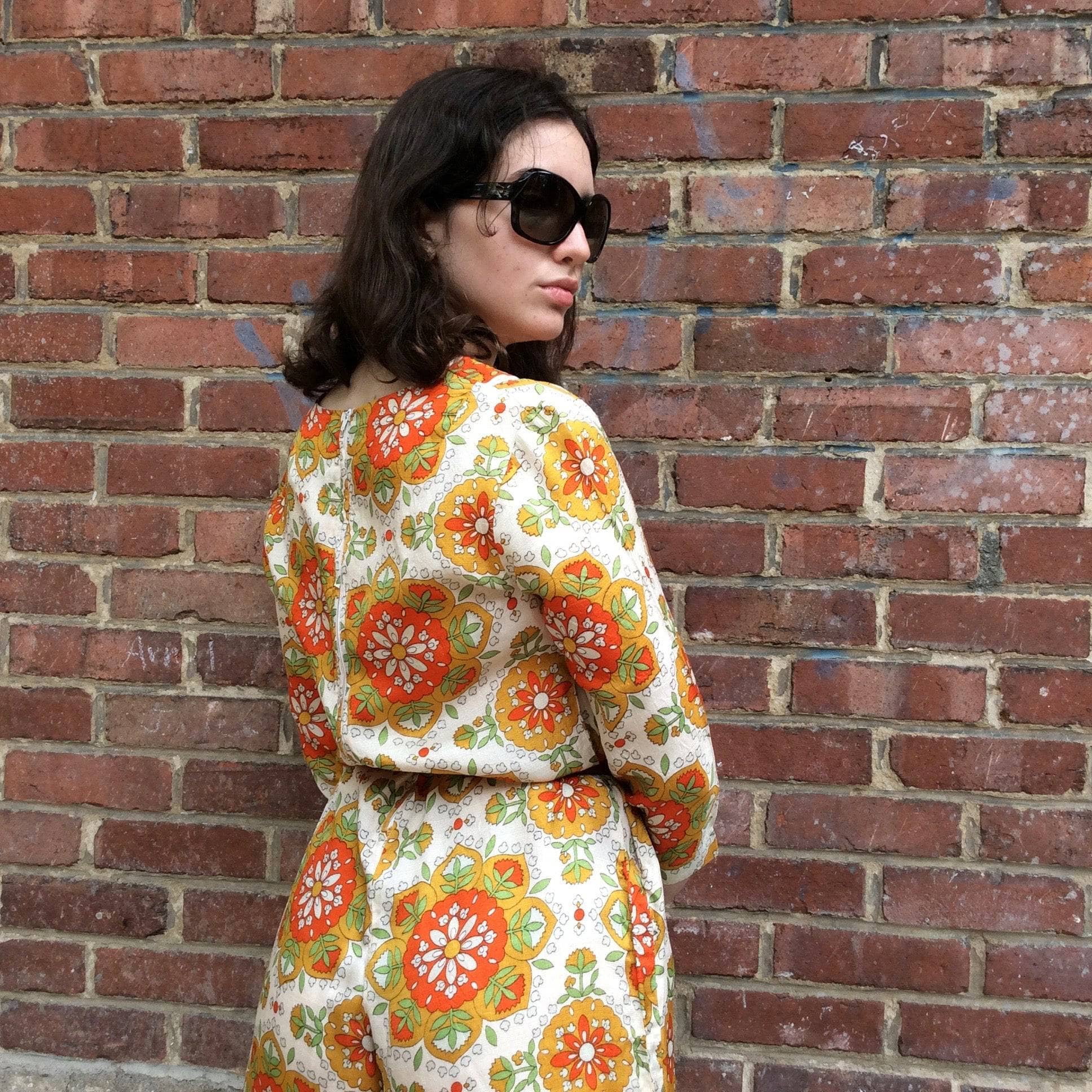 Back view of 1970s Wide Leg Bold print Jumpsuit Size Small/Medium, sold by bohemevintage.com Montréal