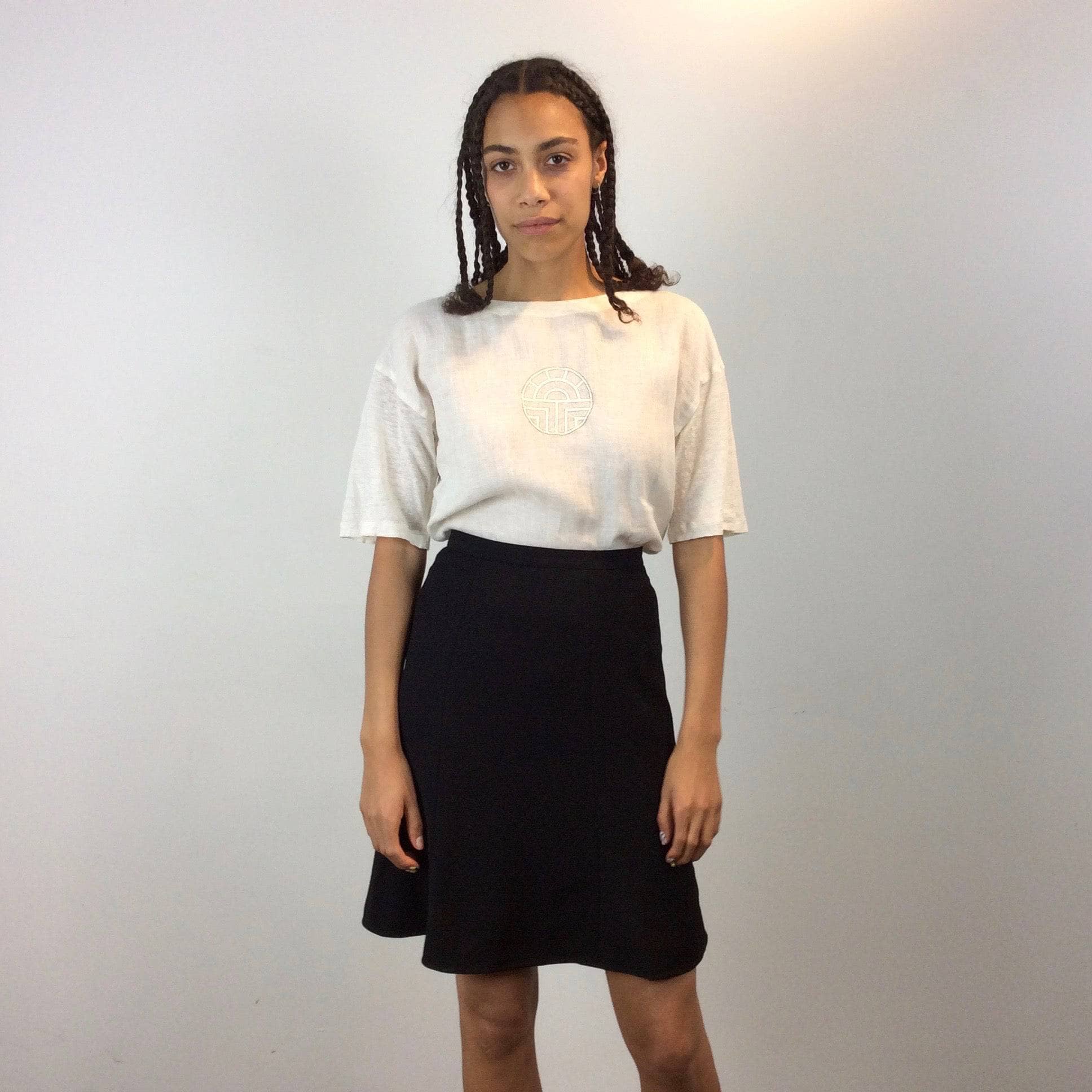 Giorgio Armani Black Wool Skirt size Small, sold by bohemevintage.com Montréal