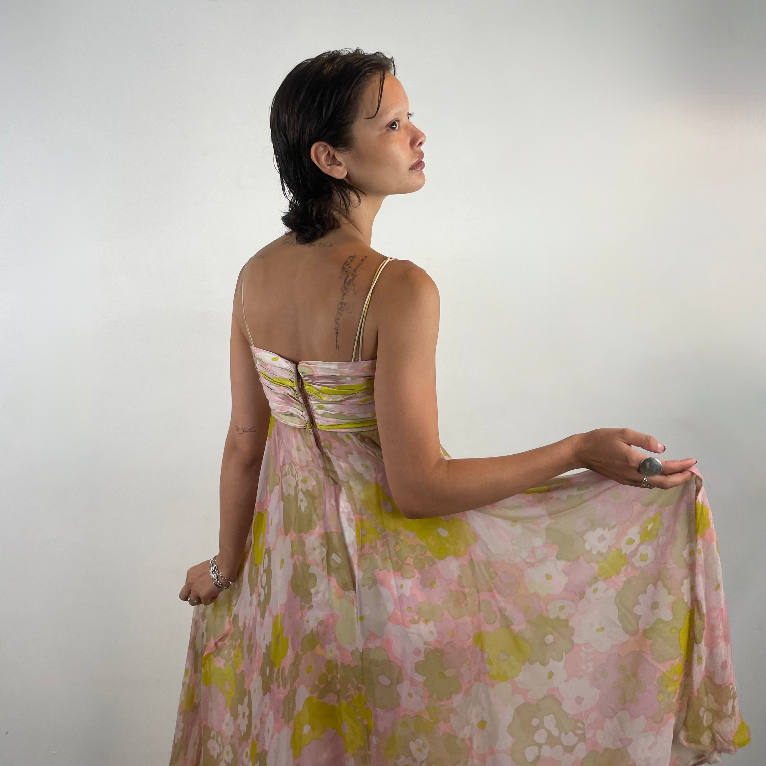 Cam fait - Nora PHOTOS - Robe midi en mousseline de soie des années 1960, taille S