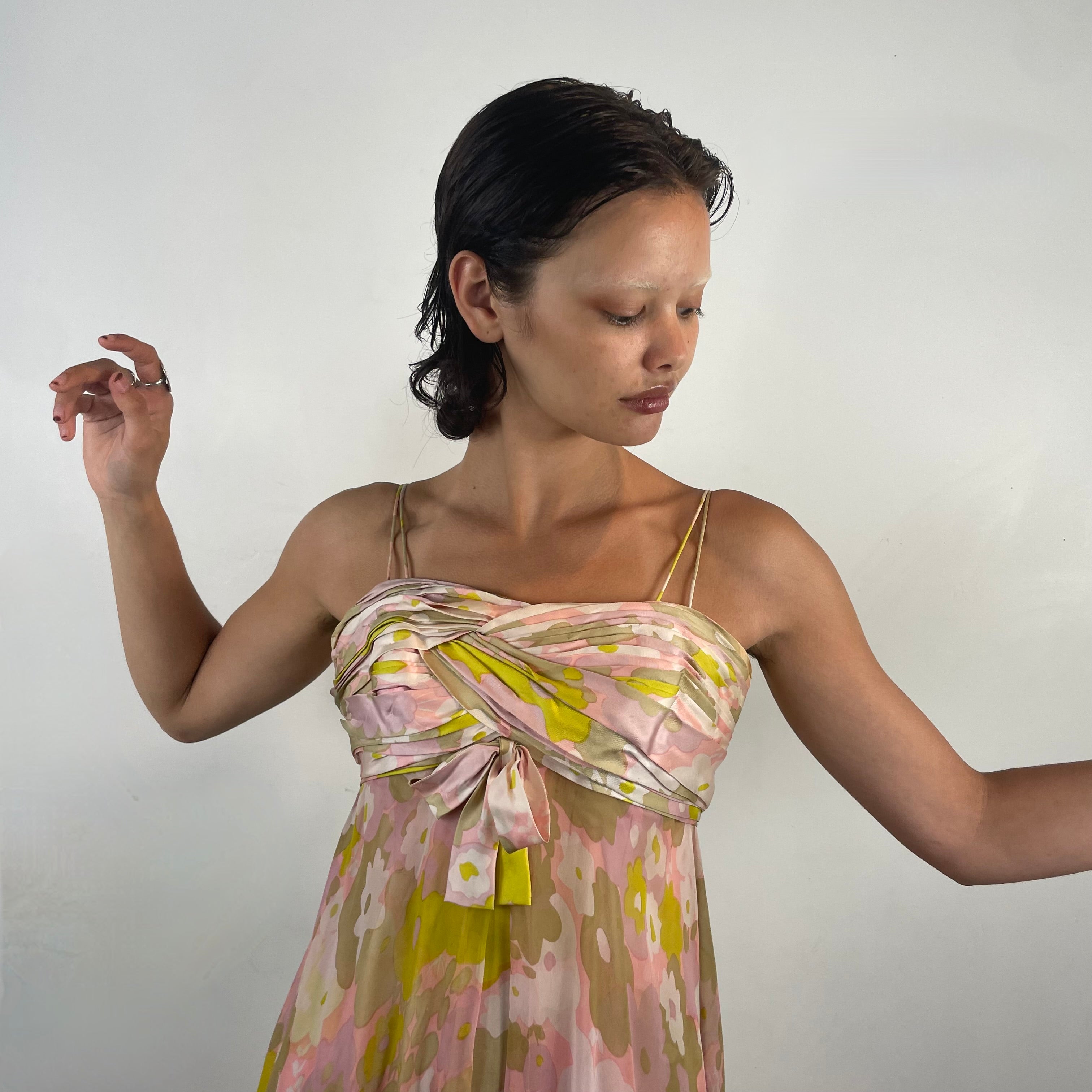 Cam fait - Nora PHOTOS - Robe midi en mousseline de soie des années 1960, taille S