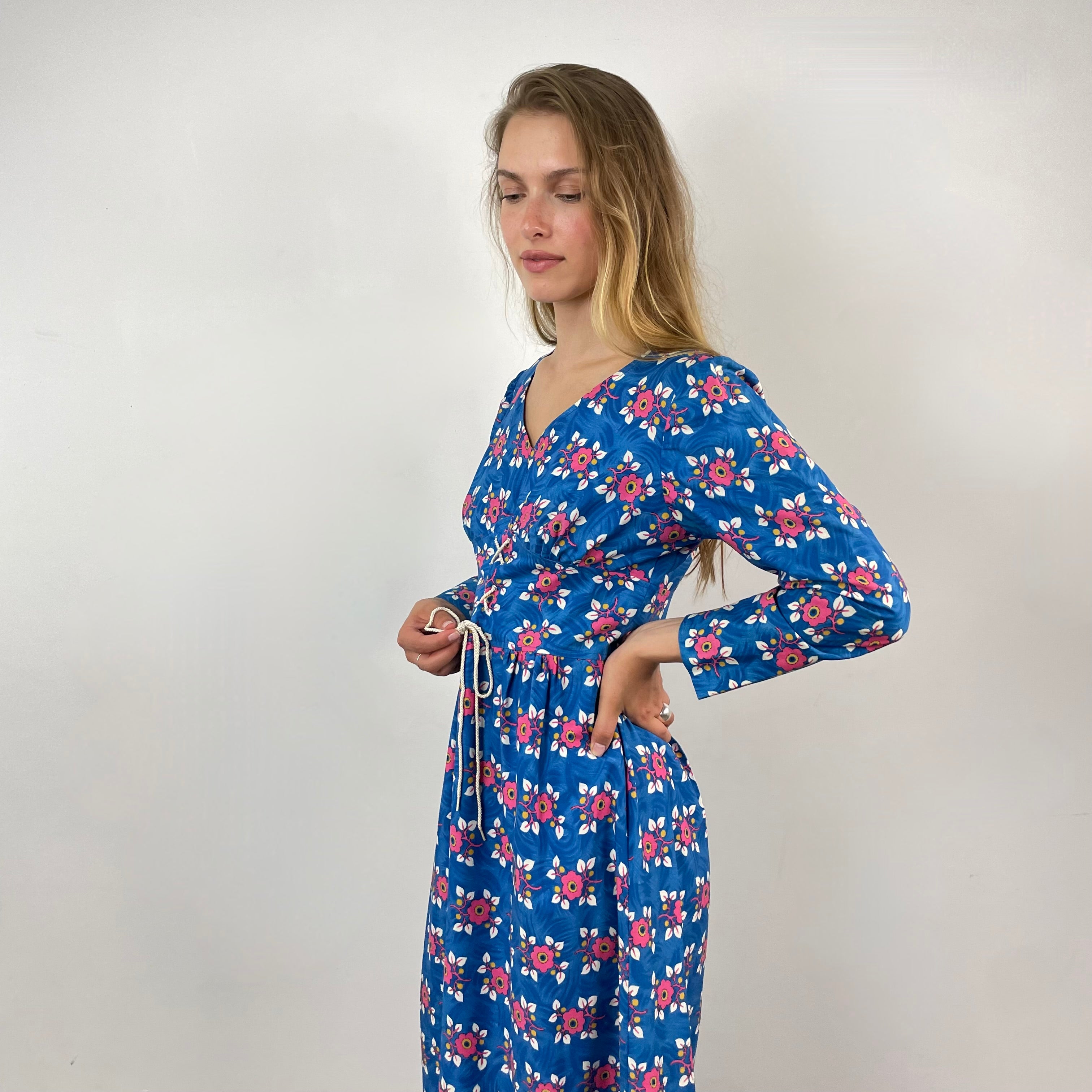 Boheme Vintage – Vintage 1970s Betty Bee Floral Cotton Peasant Dress with Lace-Up Corset Bodice and Ruffled Hem