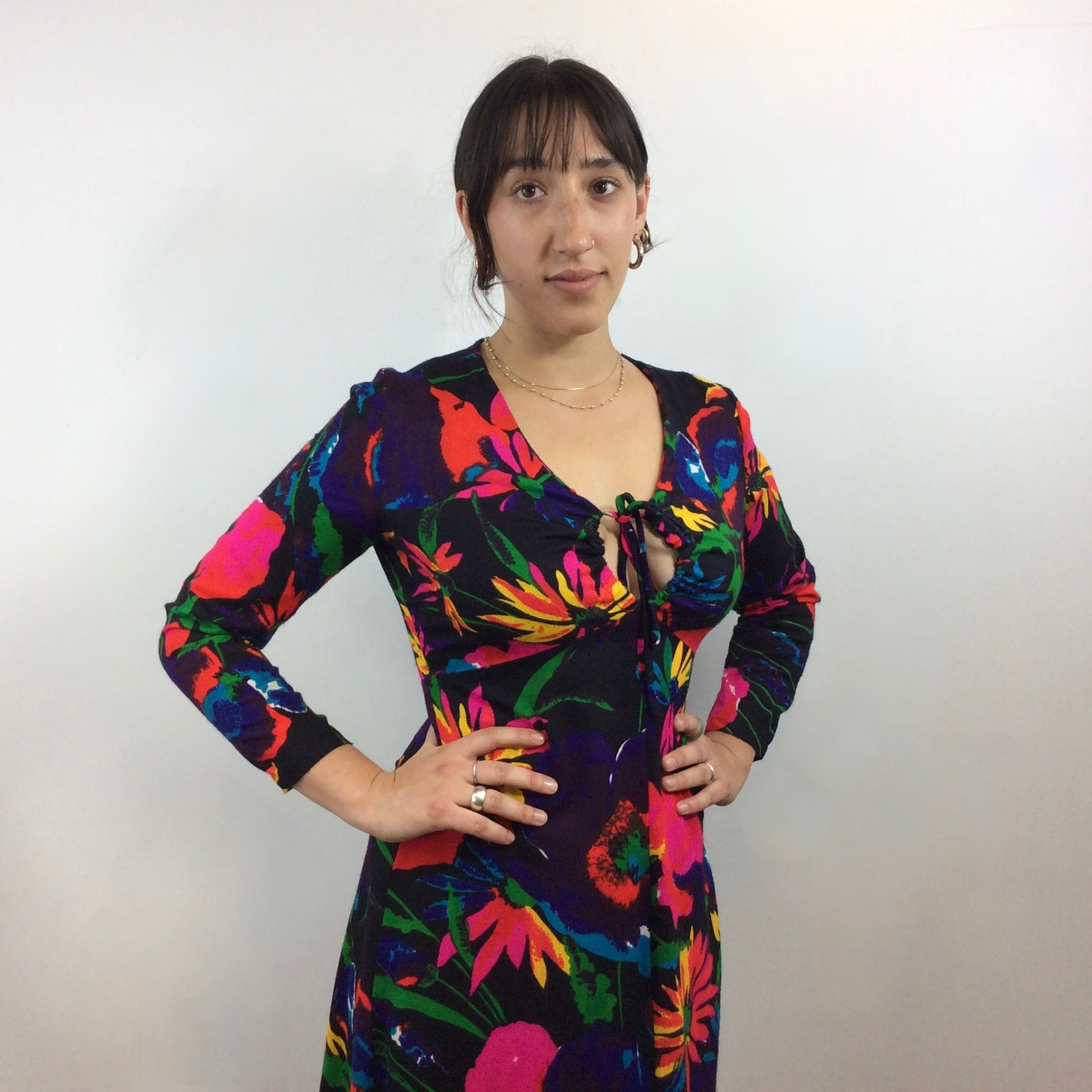 Boheme Vintage – Vintage 1970s Handmade Bold Floral Print Long Sleeve Maxi Dress with Empire Waist