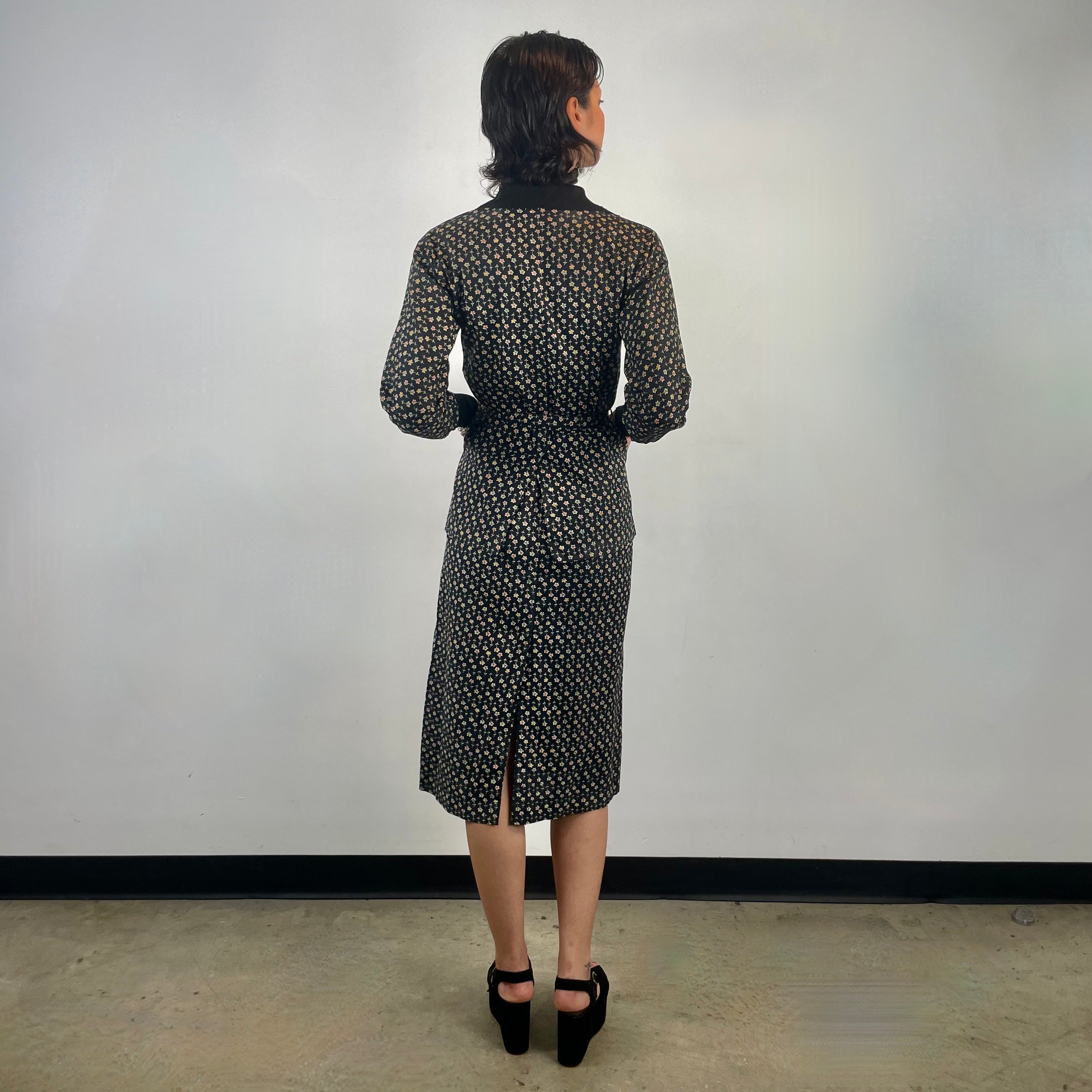 Back view of 1970s Missoni Designer Blouse and Skirt set
Size Small
Sold at bohemevintage.com 
Montréal 