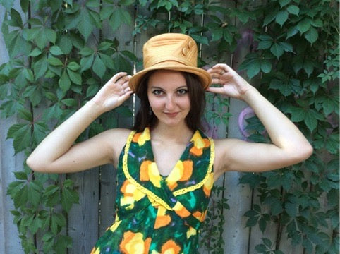 Close up view of 1970s Bold Print Wide Collar Maxi Dress 
Size Small/Medium
Sold at bohemevintage.com 
Montréal 