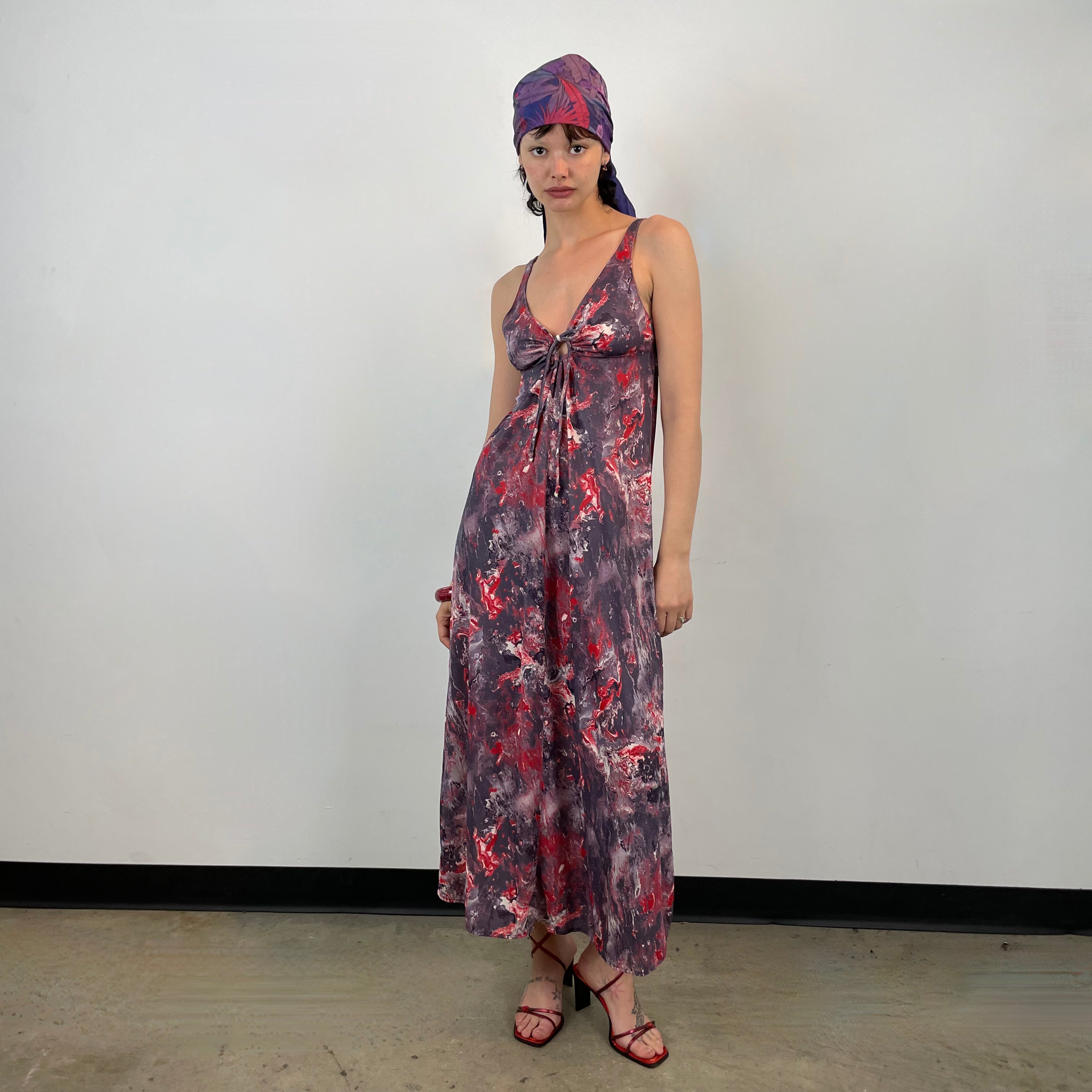 Front view of 1970s Sleeveless Marble Print Maxi Dress 
Size Small
Sold at bohemevintage.com
Montréal 