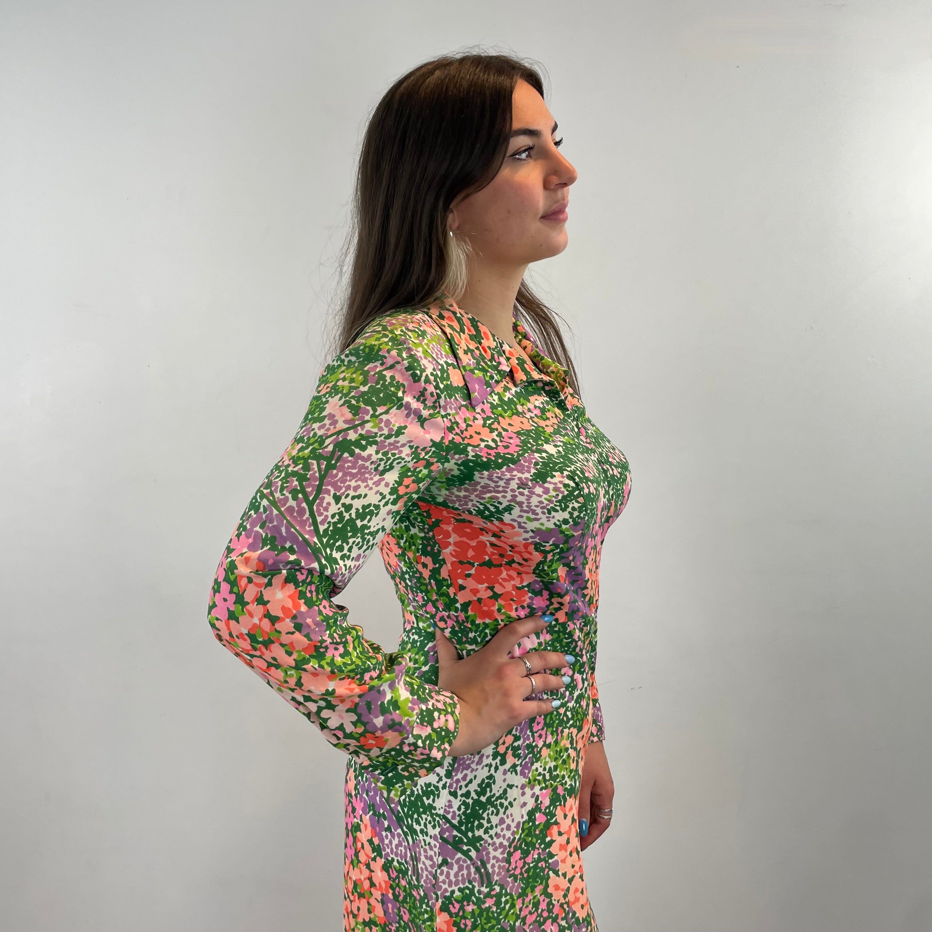 Side view of 1970s Long Sleeve Floral Wide Leg Fitted Jumpsuit Small/Medium sod at bohemevintage.com Montreal Canada