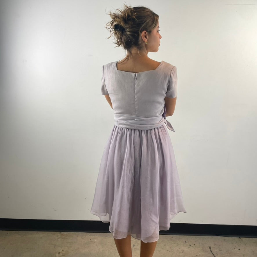 Boheme Vintage – Vintage Elizabeth Wayman Linen and Silk Chiffon Dress with Adjustable Silk Sash and High Waist Silhouette