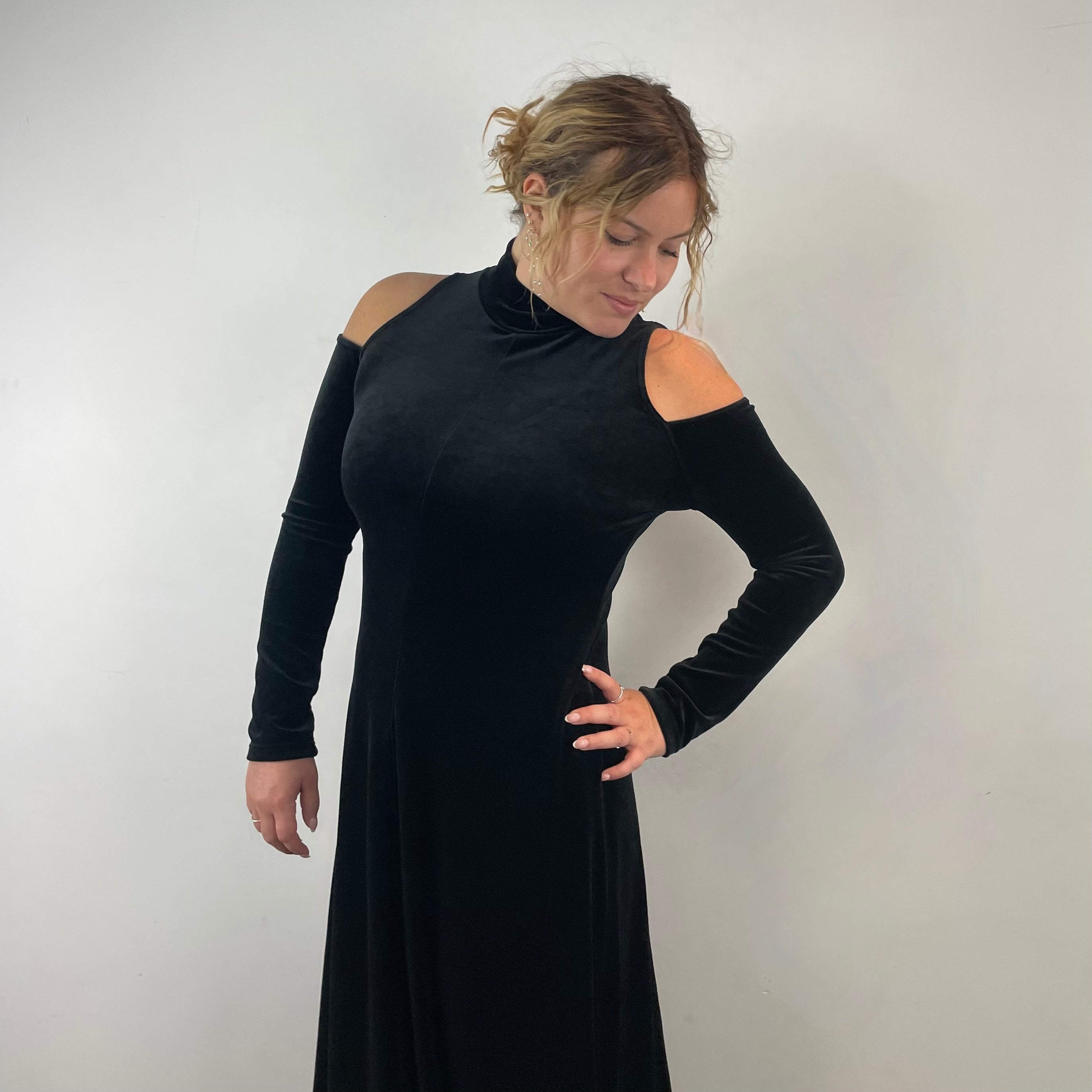 Vintage 1990s Black Velvet Cutout Sleeve Maxi Dress Large - Boheme Vintage Montreal