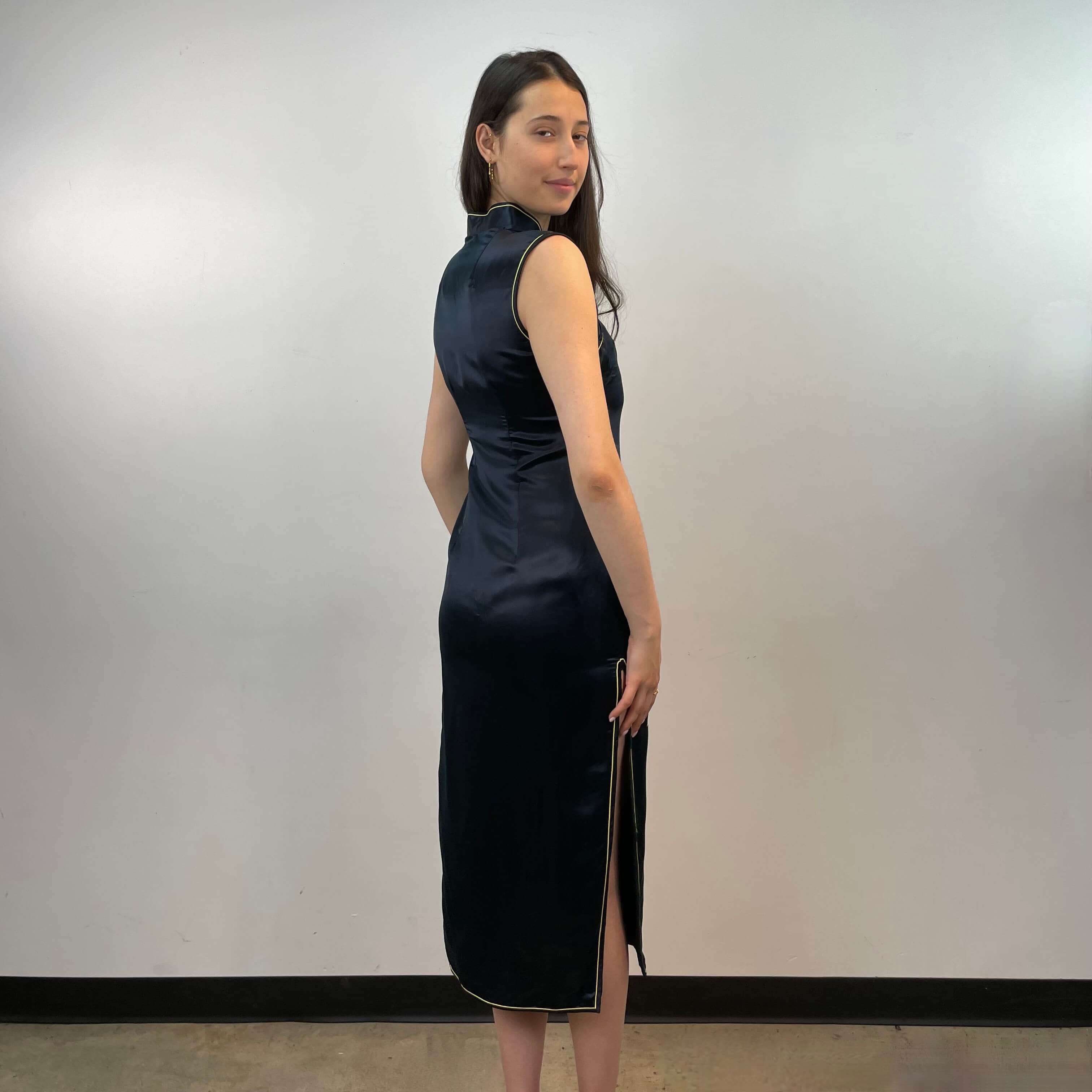 Side and back view of Vintage Hand Embroidered Silk Cheongsam Midi Dress Size Small-Medium sold at bohemevintage.com Montreal