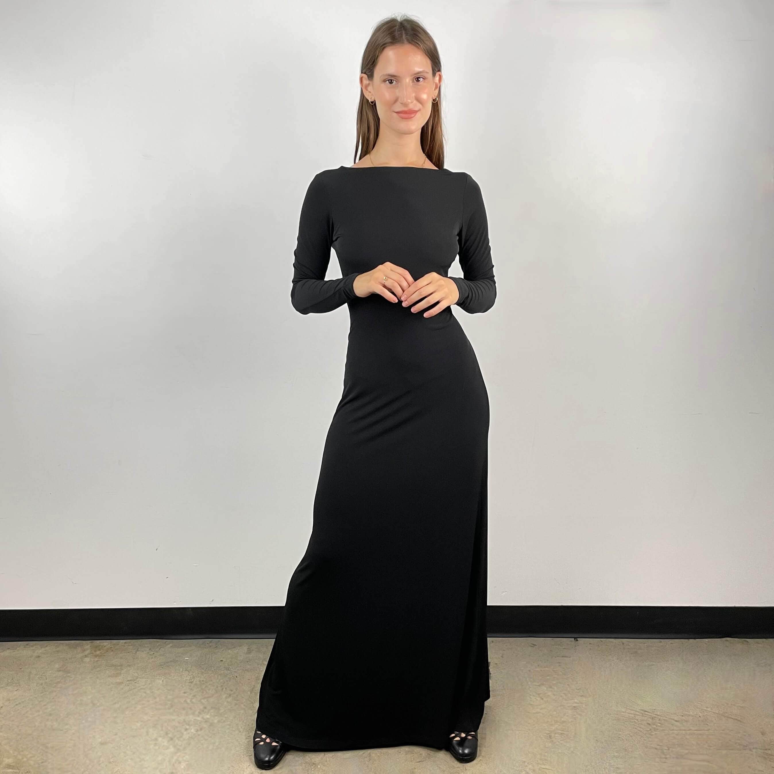 Robe de soirée noire longueur au sol dos ouvert petite/moyenne
