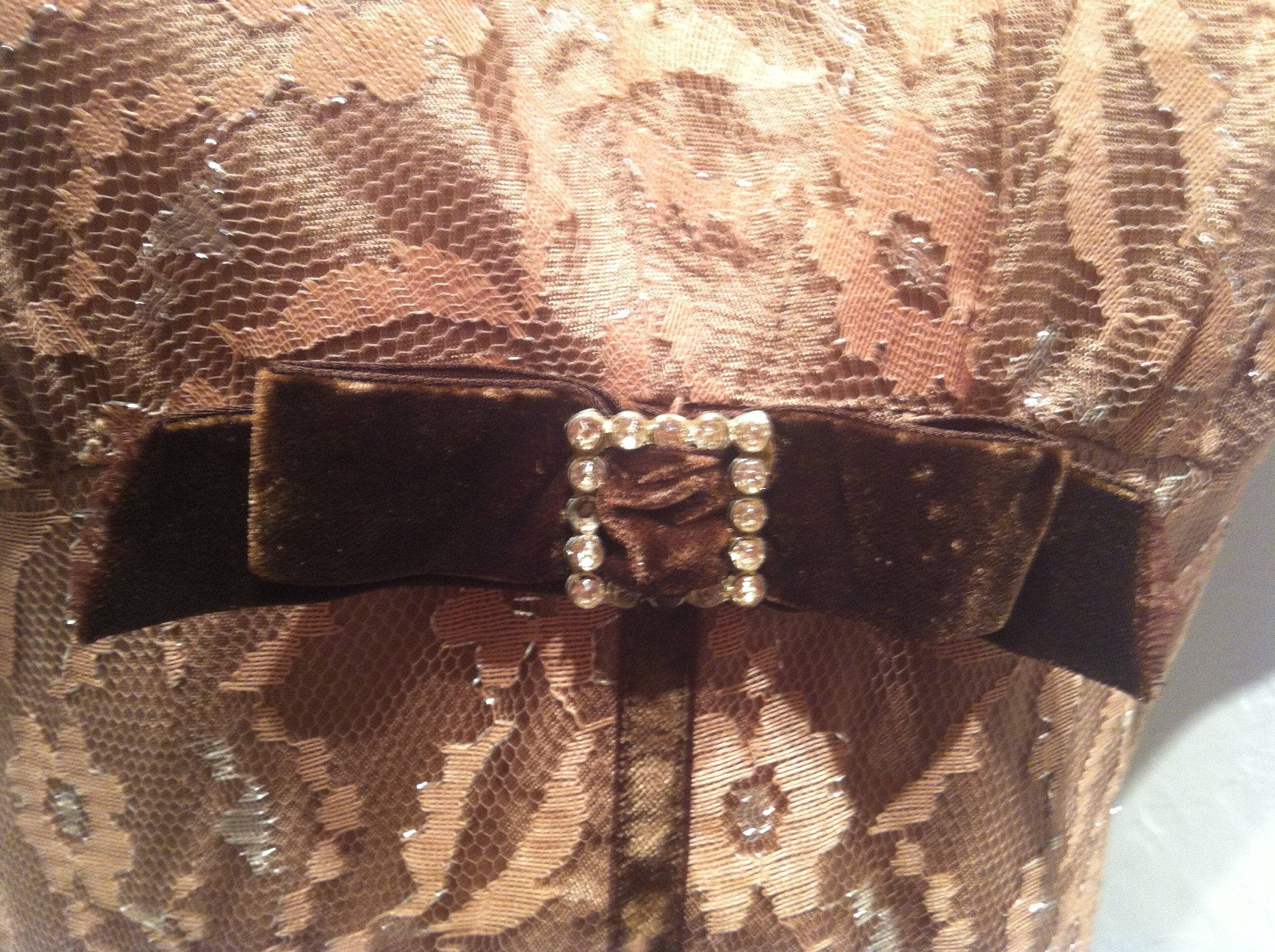 Close-up of Ribbon of 1950s Short Sleeve Latte Colour Lace Midi Dress Size Small sold by bohemevintage.com Montreal 