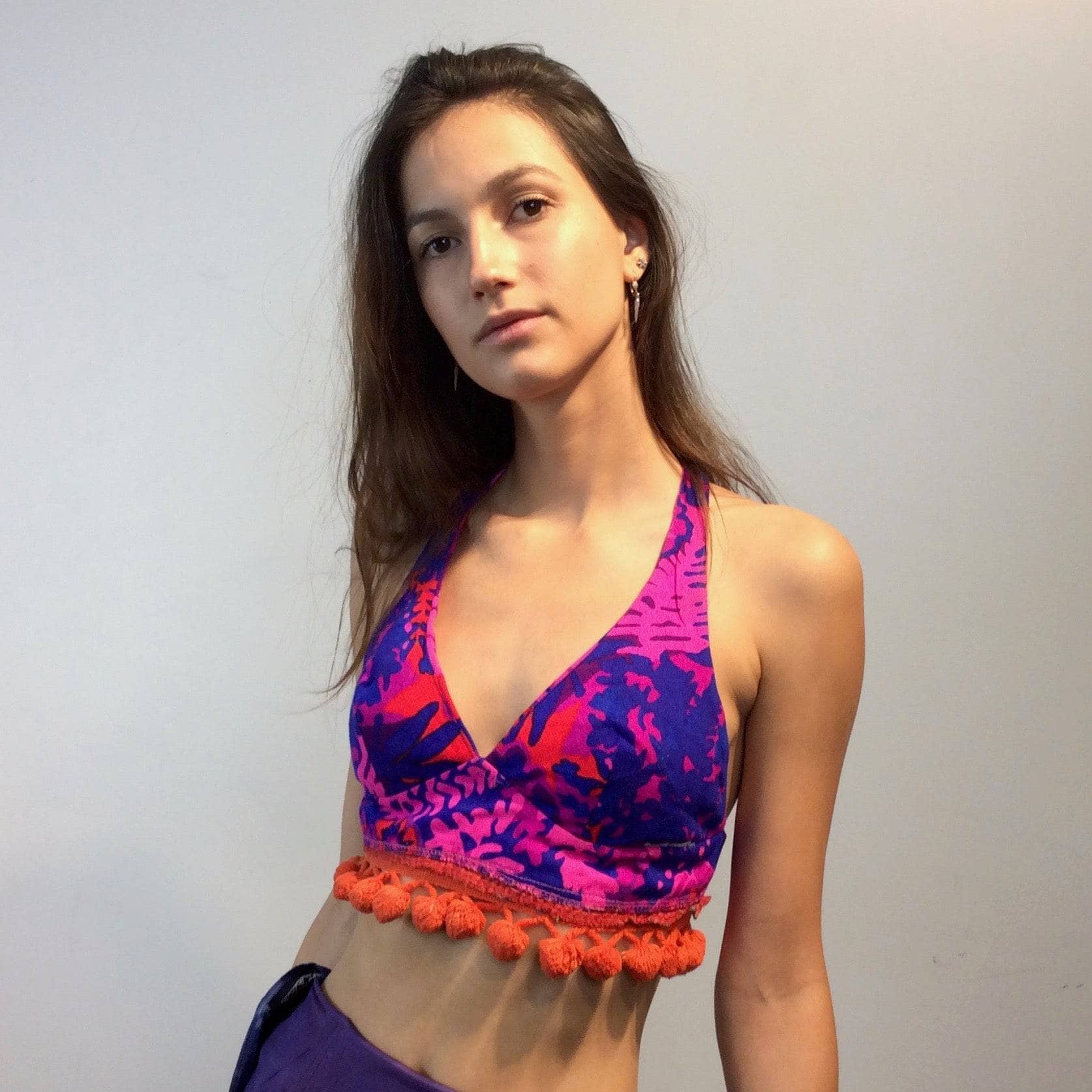 1970s Bold Print, Bold Colour Halter Cropped Top, Size small, Festival top, Sold by bohemevintage.com Montréal