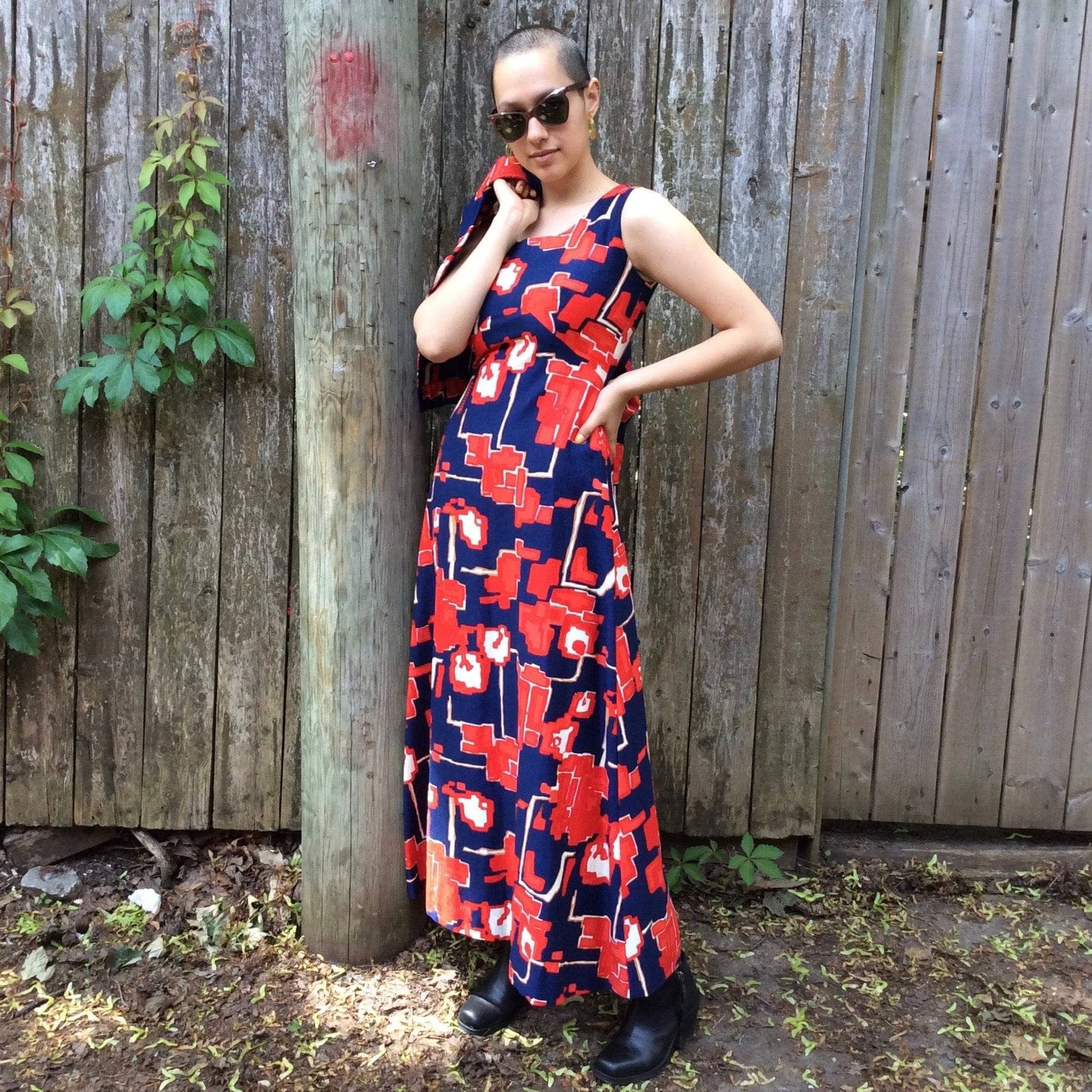 1970s Bold print Maxi Dress Size small/Medium sold by bohemevintage.com Montreal
