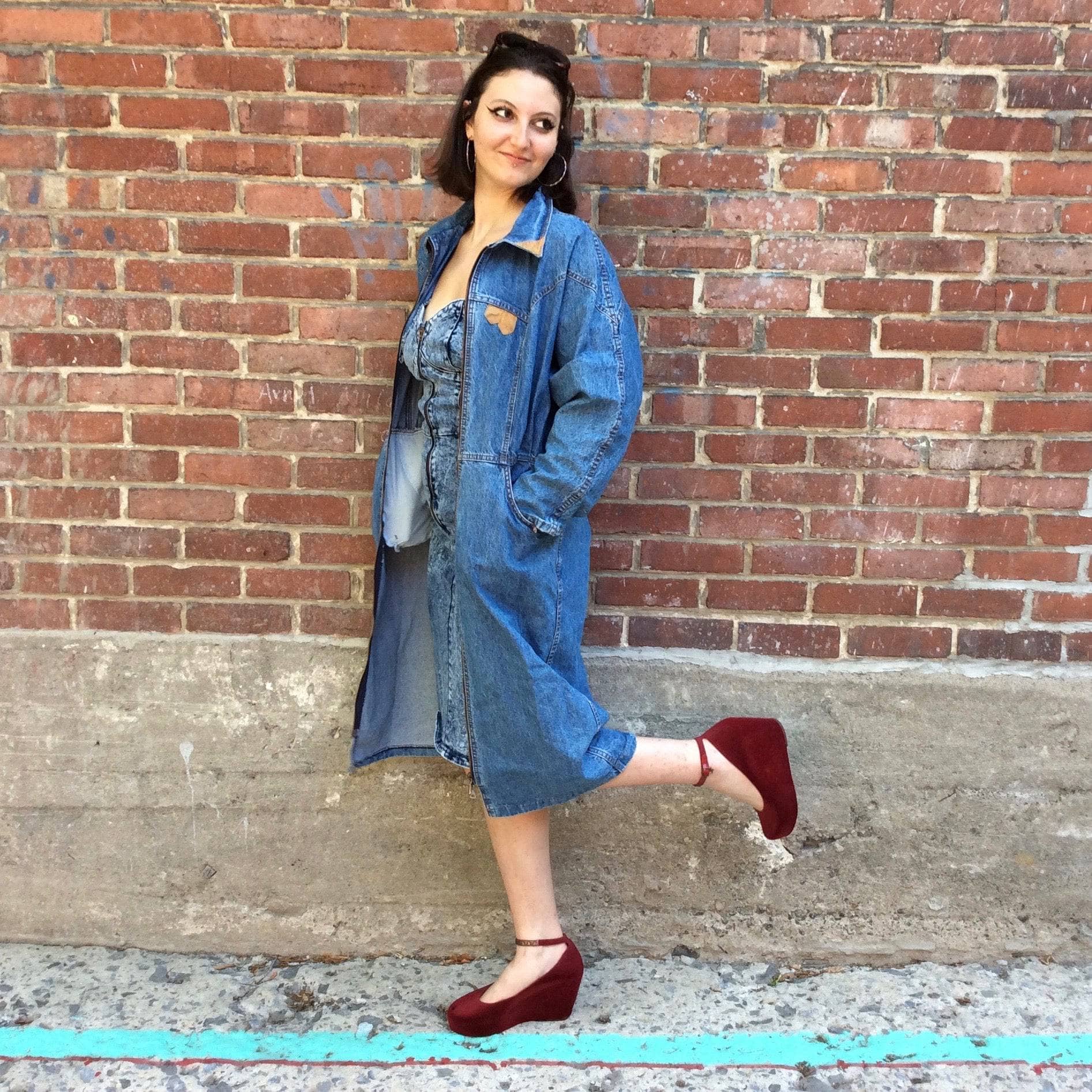 Side View of 1980s-90s Midi-length Denim Coat Dress Size Medium, sold by bohemevintage.com Montreal