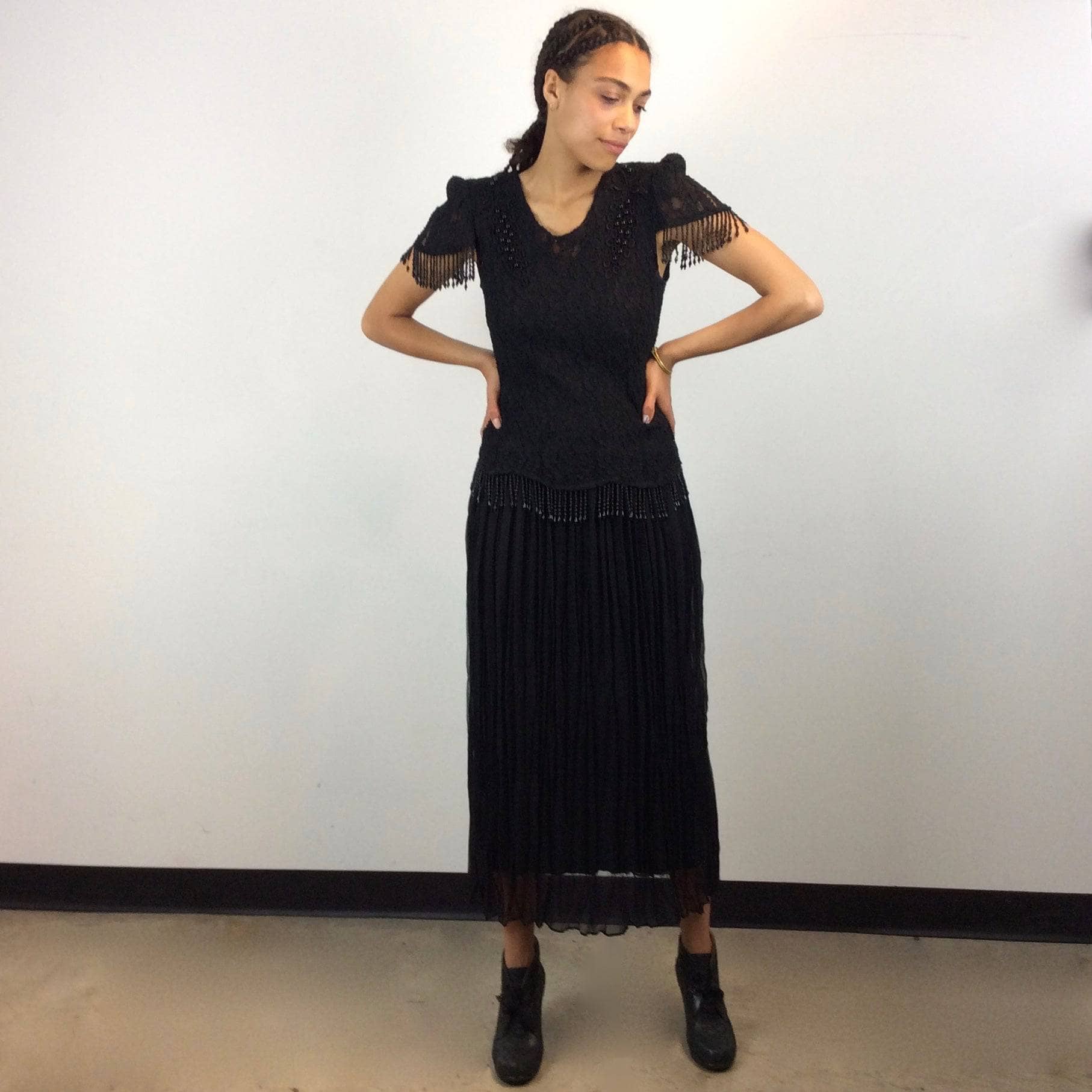 1980s Black Short sleeve lace with beaded fringes Midi Dress Size Medium sold by bohemevintage.com Montreal