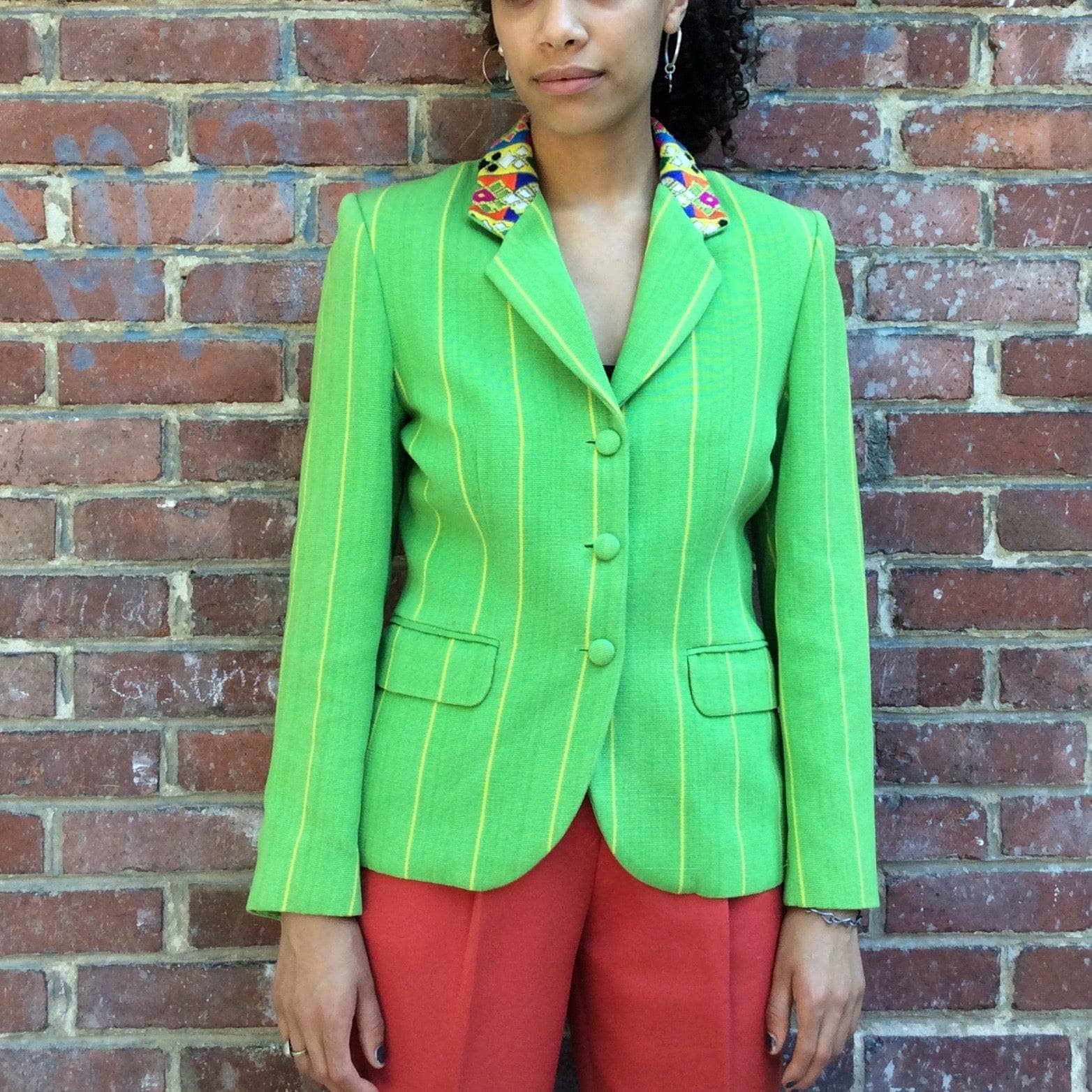 Embroidered Collar Lime Green Blazer size Medium, sold by bohemevintage.com Montréal