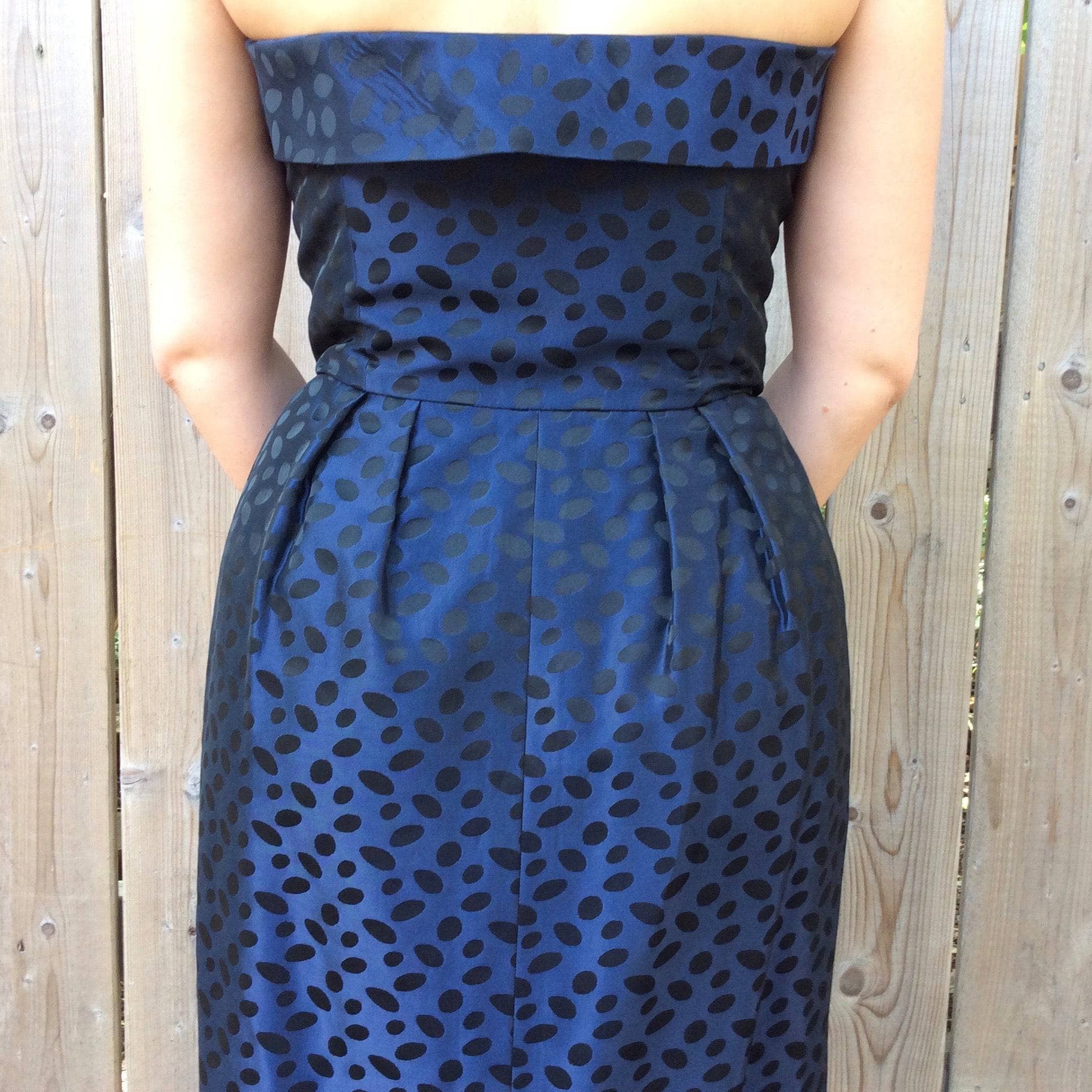 Back View of Guy Laroche Midnight Blue Designer Satin Brocade Bustier Dress size Medium, sold by bohemevintage.com Montréal