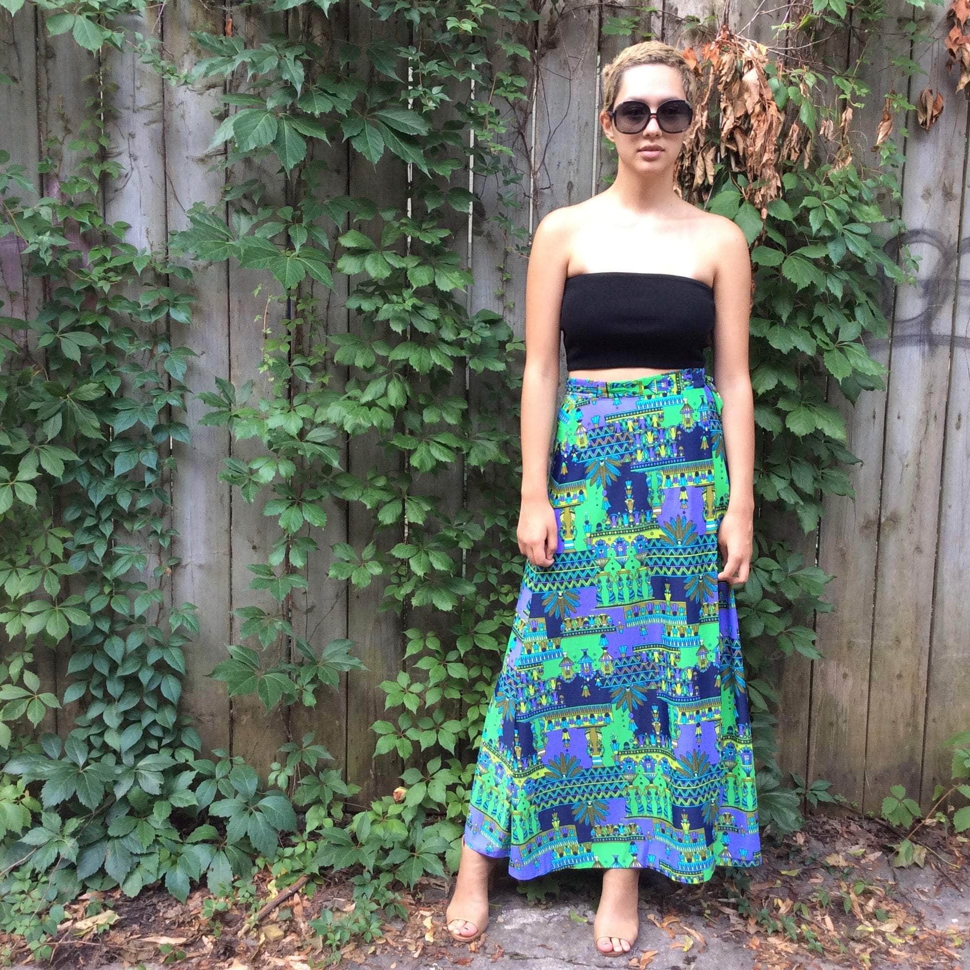 1970s "Slix Regd" Wrap-Around Bold Print Maxi Skirt, sold by bohemevintage.com Montréal